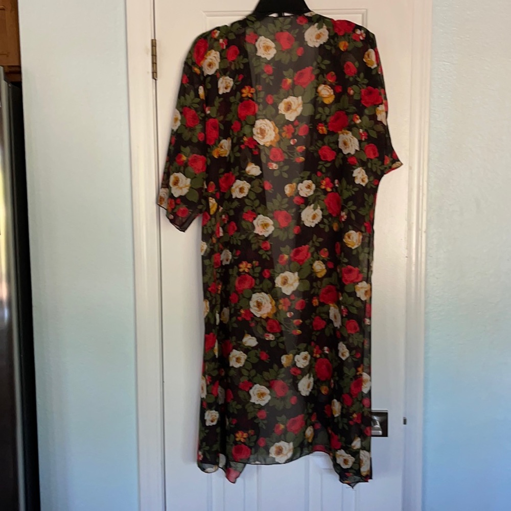 gorgeous kimono sz medium fits up to xl perfect for holidays
